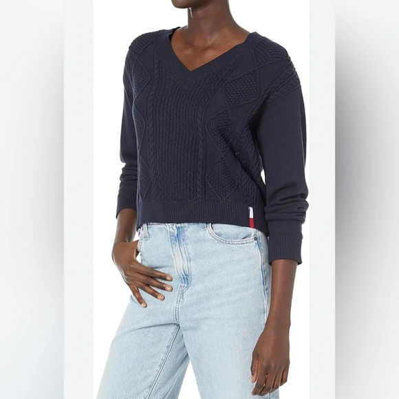 Tommy Hilfiger Women's Casual V-Neck Sweater Sz large Color: Capitán del cielo - Picture 1 of 12